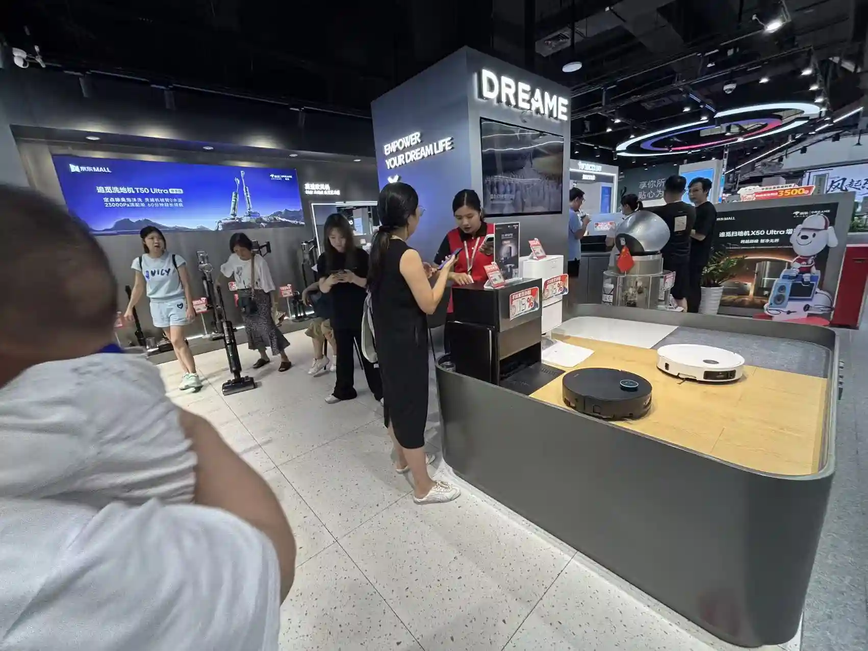 国庆家电热：Mini LED电视与扫地机器人成爆款，厂商补贴引爆消费潮