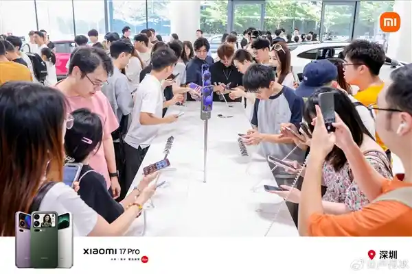 小米17系列引爆十一假期，卢伟冰：销量惊艳全网
