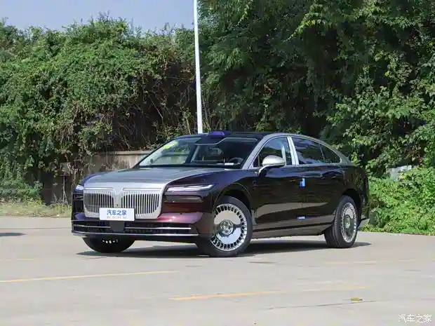 岚图追光L即将12月上市,预售开启解锁豪华礼遇