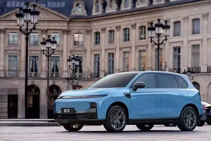 天津大沽南路零跑中心震撼上市：B10首发9.98万起，智能电动新标杆来了！