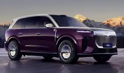 9系豪车新战场：技术分野与品牌突围的极限竞速