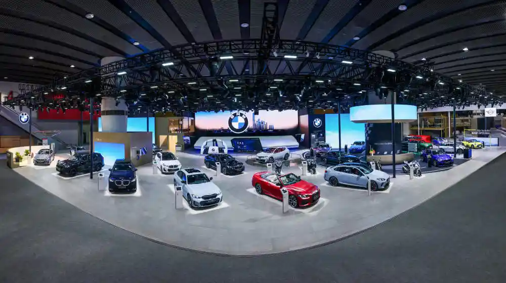 宝马全系重磅亮相广州，蓄势待发迎战2026新纪元