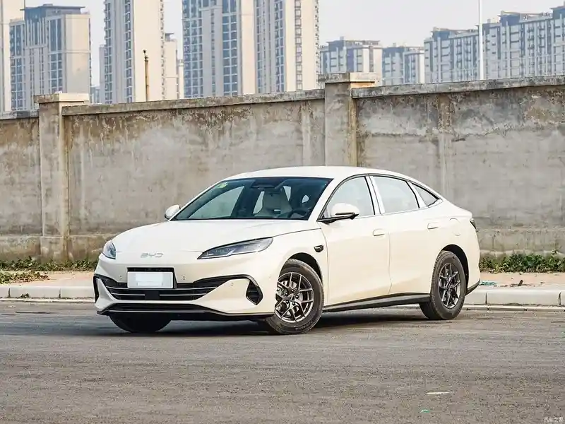 比亚迪海豹06 DM-i 2025款限时让利8000元，安阳迪华4S店豪礼迎客