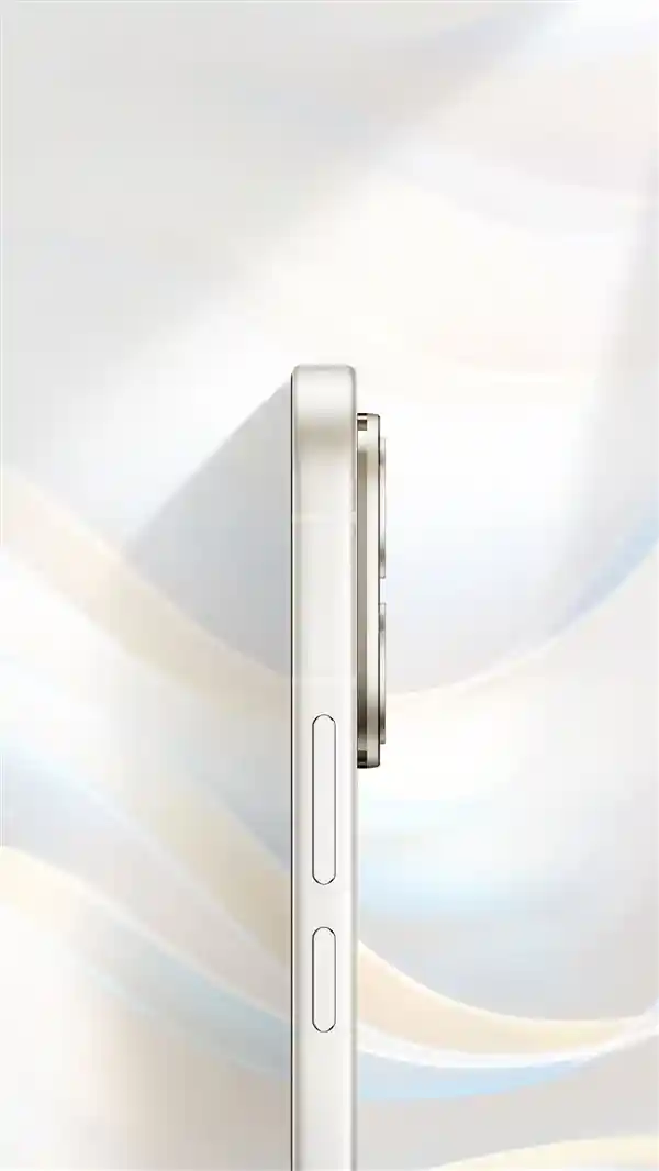 田曦薇代言vivo S50惊现真机：金属中框成最大亮点