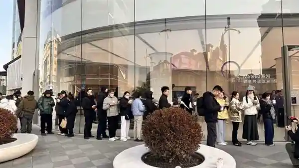 华为Mate 80系列首销引爆市场：秒光热浪席卷线上线下