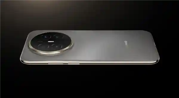 6.6mm超薄机身藏6500mAh大电池！华为Mate 70 Air震撼登场