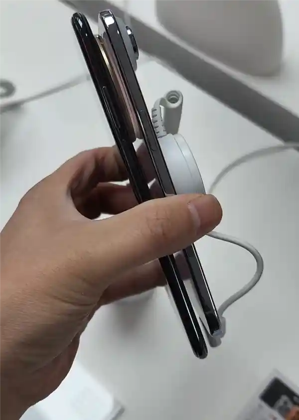 华为Mate 70 Air vs 苹果iPhone Air：6.6mm与5.6mm的极致对决