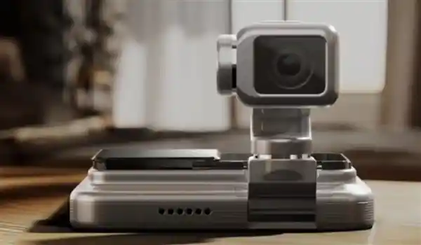 荣耀CEO李健官宣：2026年将推出会动的机器人手机