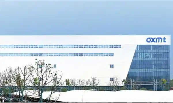 国产芯速破局！长鑫LPDDR5X横空出世：能效比碾压国际竞品，为边缘AI装上静音涡轮