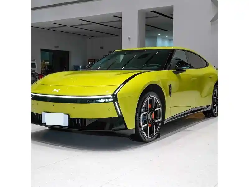 广州海珠小鹏P7价格曝光！2025款750四驱高性能Ultra售21.98万起，科技与速度的巅峰对决