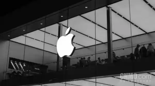 苹果首款折叠iPhone将亮相？2026年秋季或掀颠覆性革命，售价或突破2万元大关