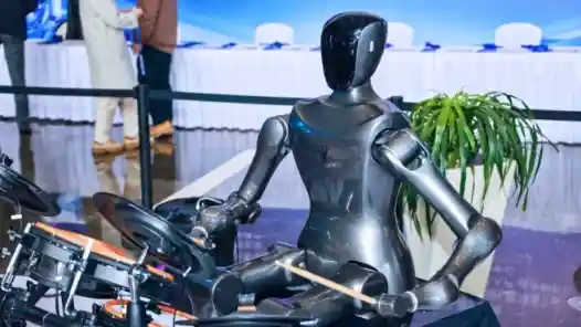 浙江余杭打造首所机器人学校 引领未来教育新潮流