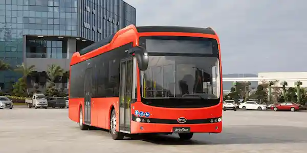 德媒炸锅！德国公司豪购200辆中国电动公交，奔驰高管当场破防：我们也有同款！