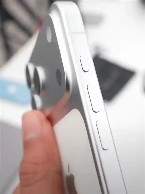 iPhone 17 Pro系列重回铝合金中框：全系仅iPhone 17 Air保留钛合金