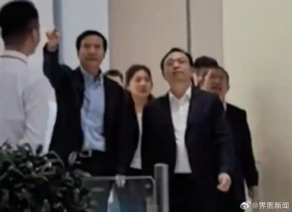 王传福现身小米工厂，雷军揭秘比亚迪与小米深度合作真相