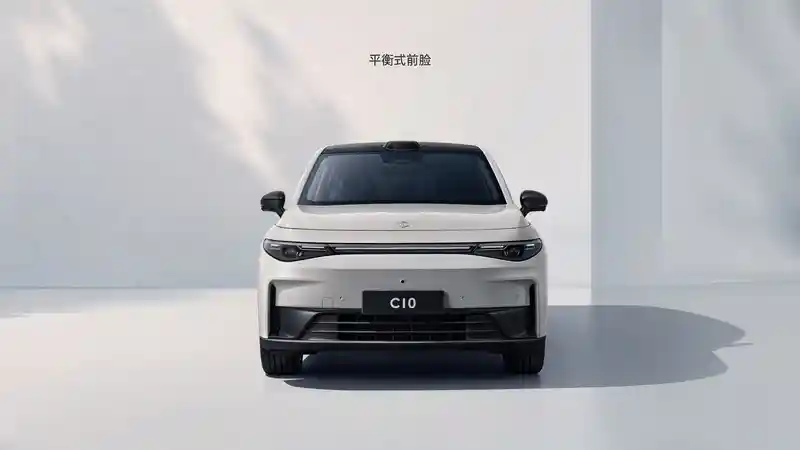 零跑C01浦东热卖，最高直降1.7万引抢购热潮