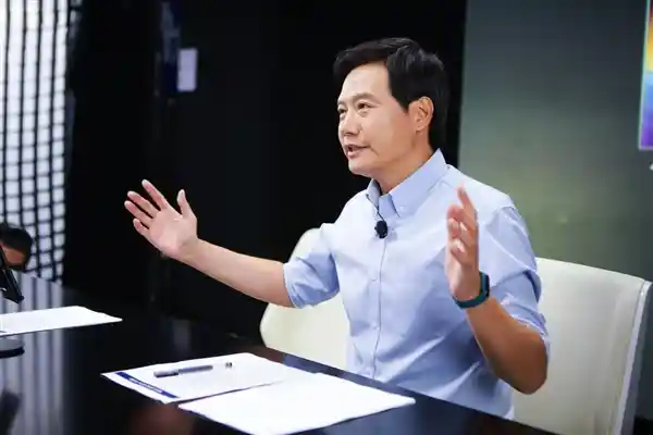 李想神回复雷军被关车里？北京车圈热梗引爆全网