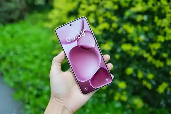 OPPO Find X9 Ultra屏幕传闻被官方打假！周意保亲曝：1.5K屏纯属虚构
