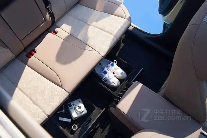 比亚迪元PLUS限时巨降6000元,海口纳翔4S店抢购热潮来袭