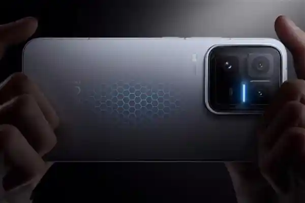 iQOO 15 Ultra震撼发布：4999元起，性能旗舰再进化