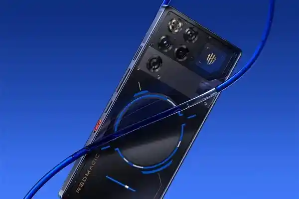 红魔Ultra遭质疑：风扇肩键就能叫旗舰？