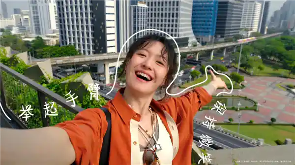 华为Pura 90系列炸裂首发!AI实时手把手教摆拍,余承东亲测:拍照废柴秒变氛围感大师