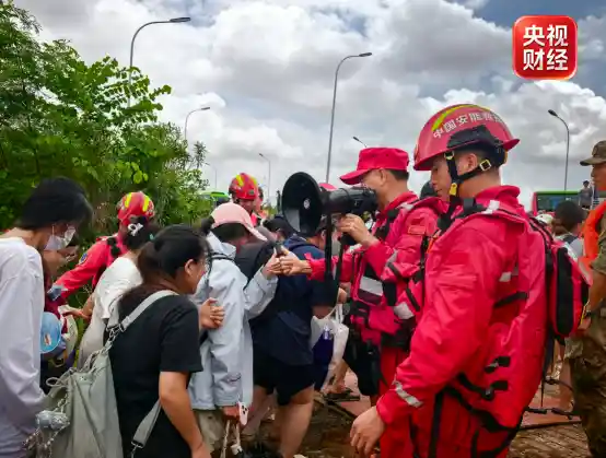 救援航母重磅登场，单次转移超700人！