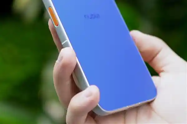努比亚首发AI智能体手机,倪飞揭秘听得懂、能干活、记得住、够安全的未来旗舰
